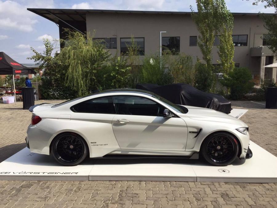  BMW M4 GTRS4 by Vorsteiner and RACE 2016 года  (фото 1 из 8)